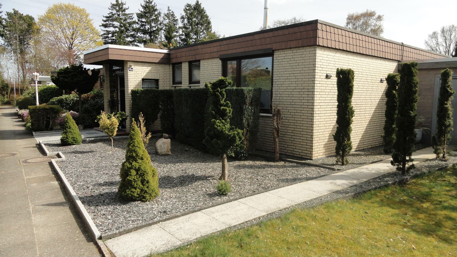 Attraktiver Endreihenhaus, Endbungalow in Hamburg-Rahlstedt