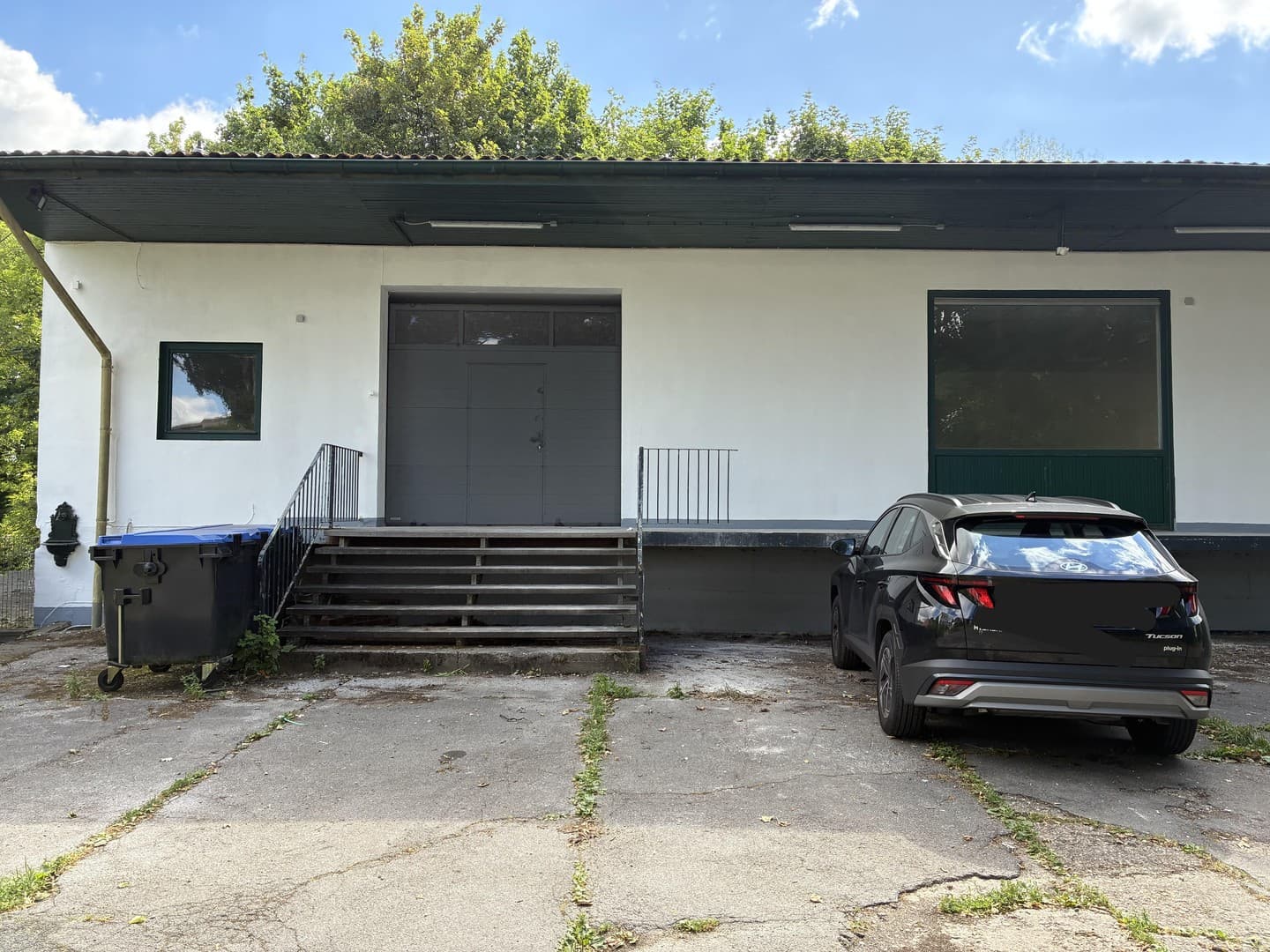 Modernisierte Gewerbehalle mit Büro in Remscheid