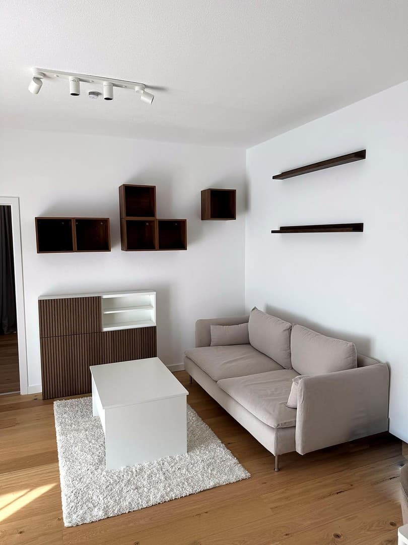 Modern möbliertes 2-Zimmer-Apartment mit Balkon in KfW-55-Effizienzhaus Metzingen