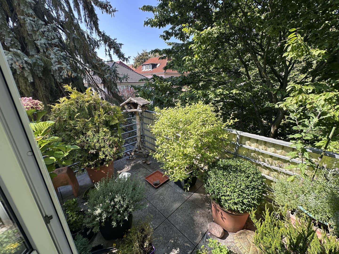 Zwei-Raum-Wohnung im Grünen/citynah (ohne Provision, inkl. Kfz-Stellplatz)