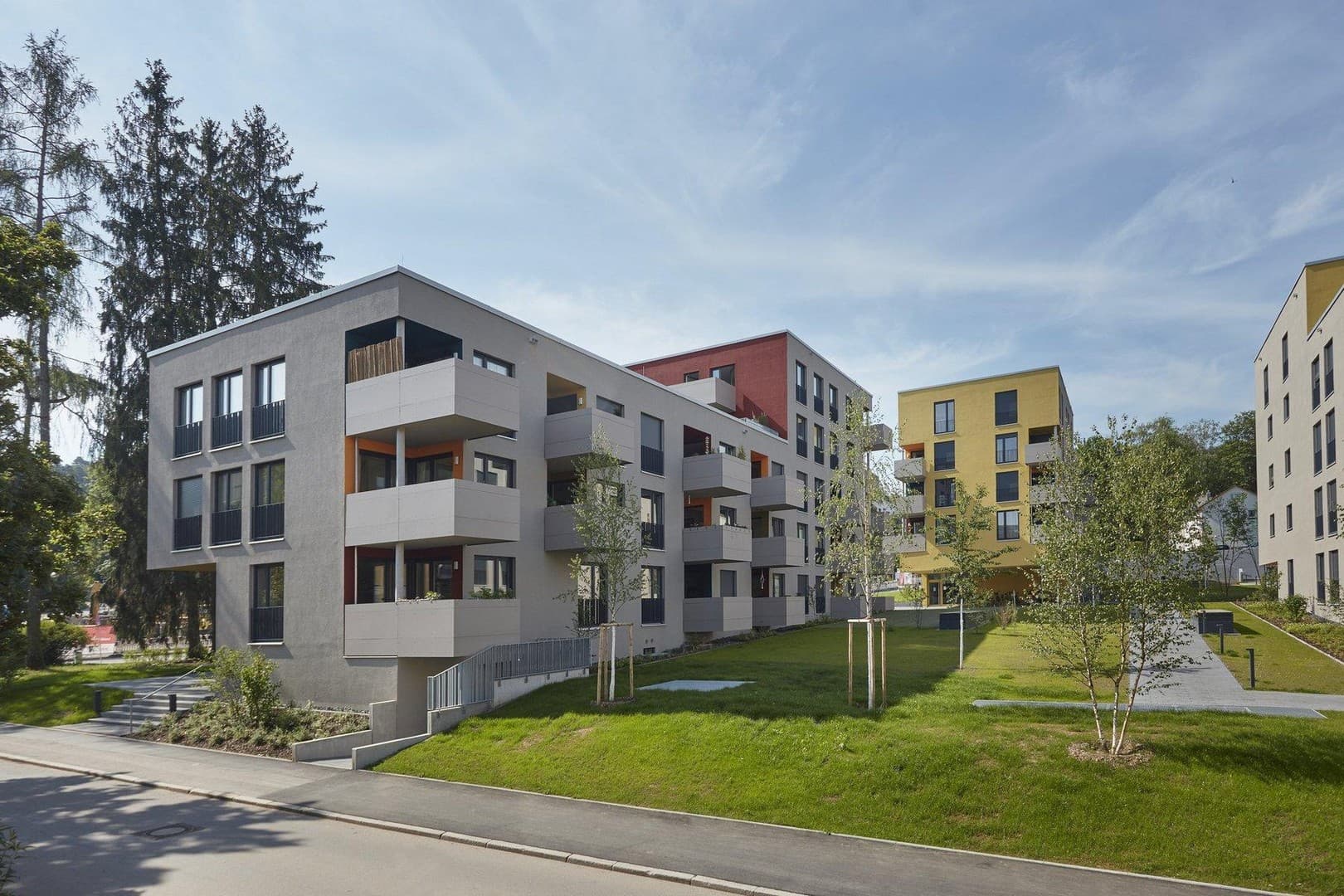 Attraktive 3-Zimmer-Wohnung mit Balkon, Einbauküche und teilmöbliert in Tübingen