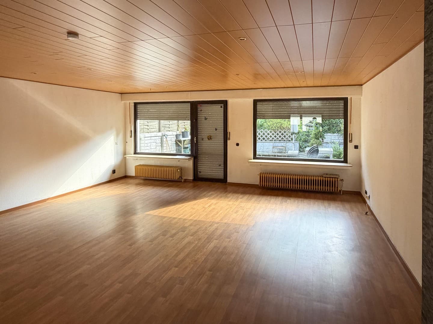 Viel Platz in Wuppertal-Ronsdorf: Helles Reihenhaus mit großem Grundstück – provisionsfrei!