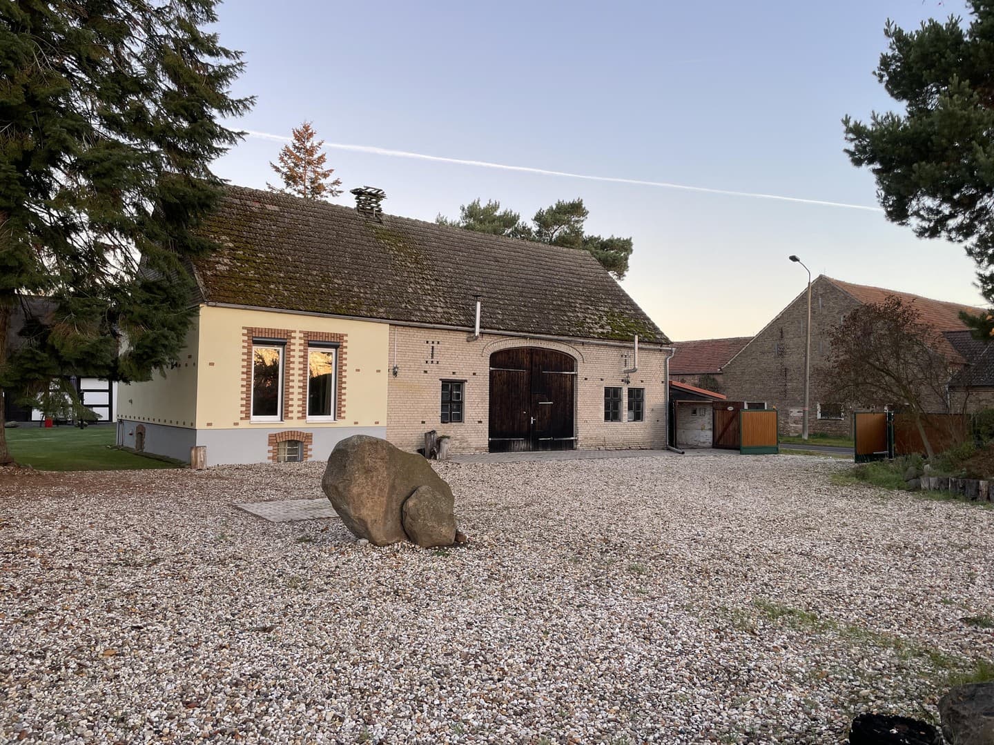 PROVISIONSFREI NUR BIS 30.09. - Saniertes Bauernhaus, Scheune und 2.100 m² Grundstück im Naturpark