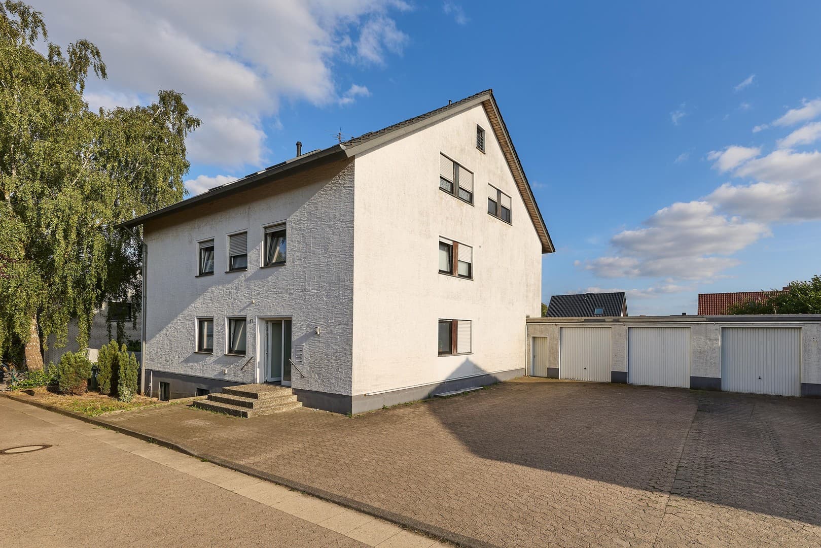 Kapitalanlage | 4 ETW im Paket | 488 m² Wohnfläche | 4 Garagen | Mietsteigerungspotenzial