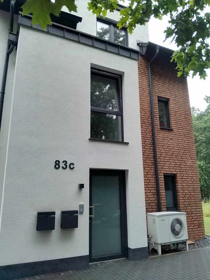 SHS (zentrumsnah): ETW (Bj. 2023) im EG | 2,5 ZKB ca. 70 m² | Keller+Garten, optional Stellplatz