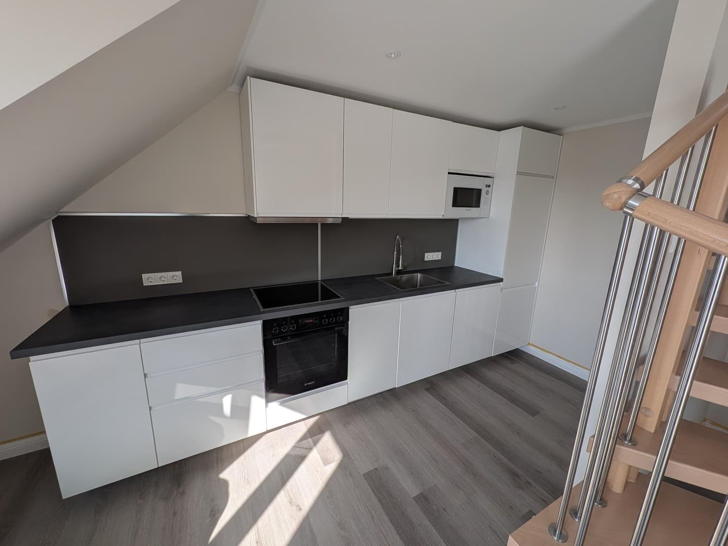 4-Zi KfW70EE Penthouse-Maisonette in Toplage von Rüdesheim mit Aufzug, Küche und Balkon