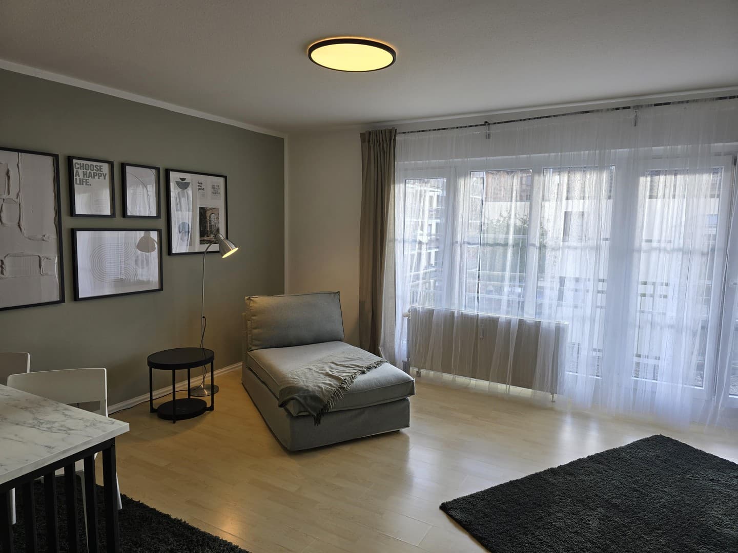 Voll möbliertes, großzügiges 1-Zimmer-Apartment mit Balkon in Fürth-Südstadt