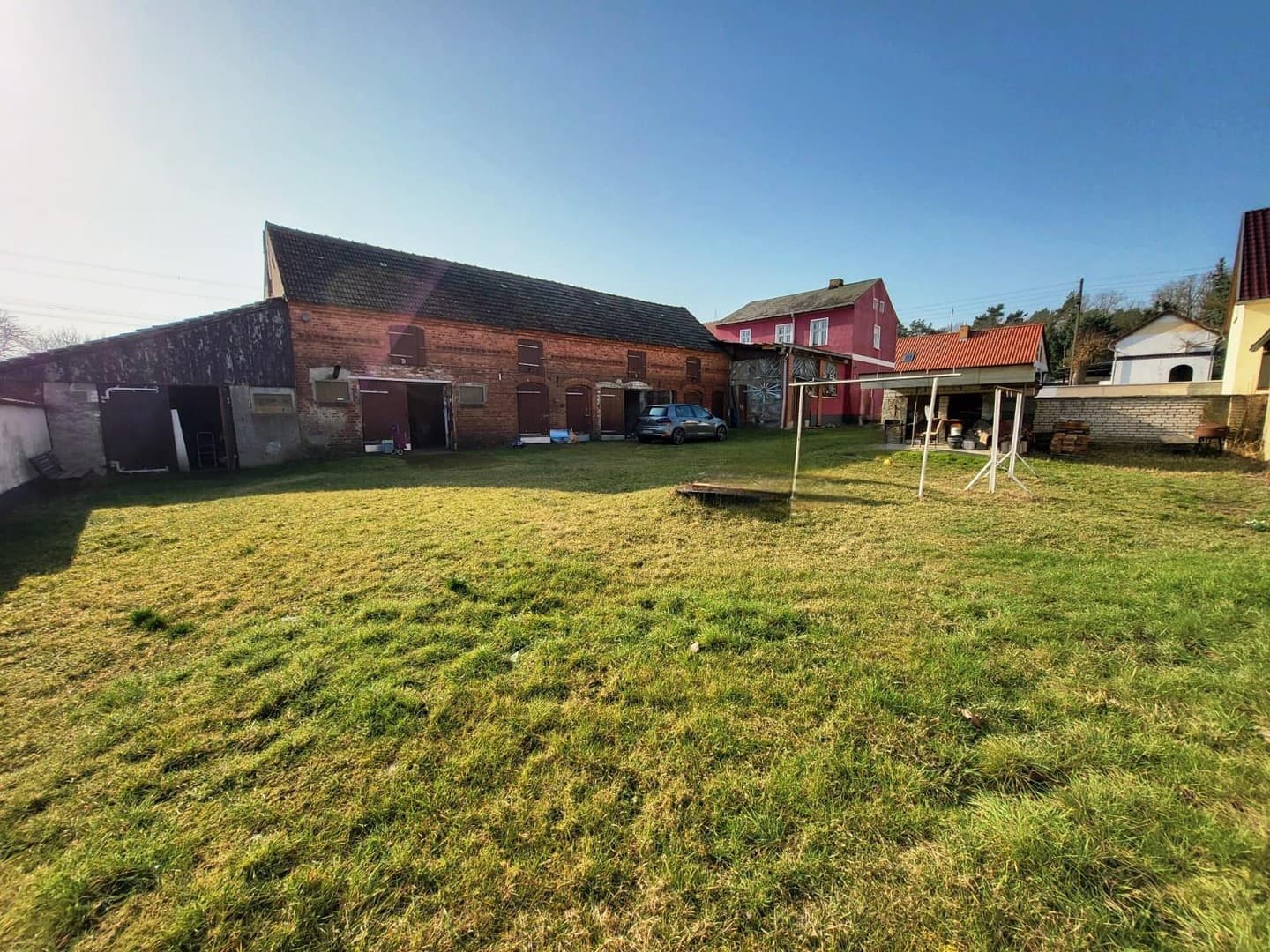 Einfamilienhaus mit großem Grundstück 6.690 m²