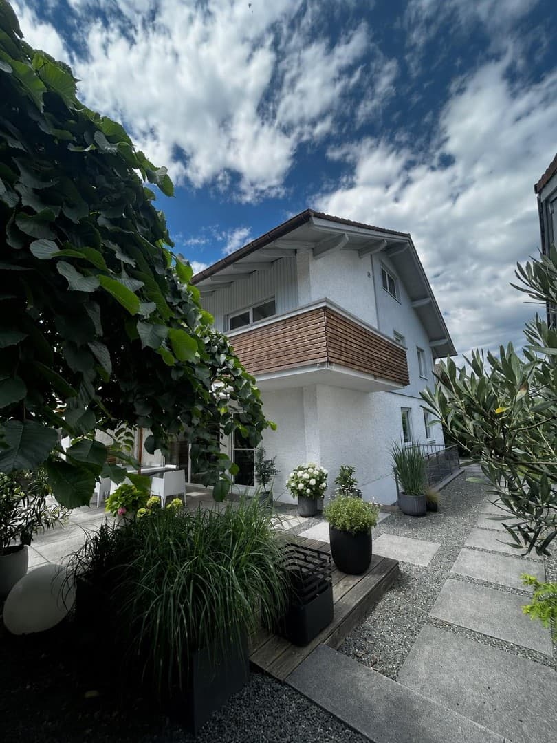 Großzügies Haus, bestens gepflegt, ruhige Lage und schönem Garten