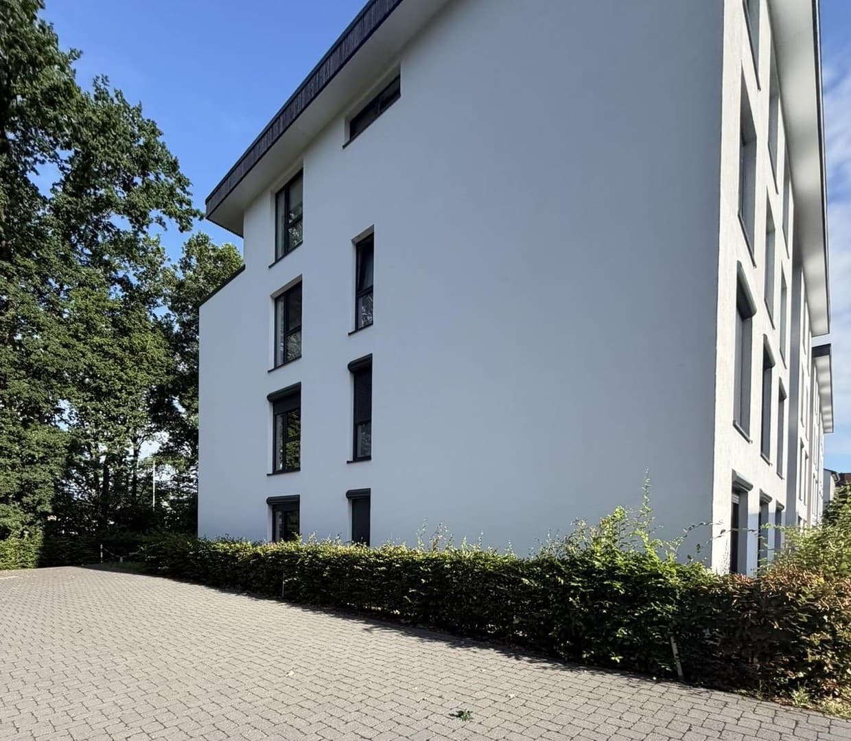 Exklusive 3-Zimmerwohnung mit großer Sonnenterrasse und hochwertiger Einbauküche