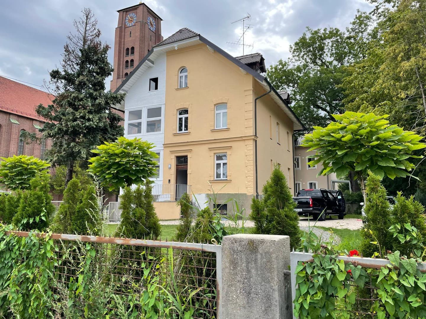 Mehrfamilienhaus - Historischer Altbau mit großem Grundstück - provisionsfrei