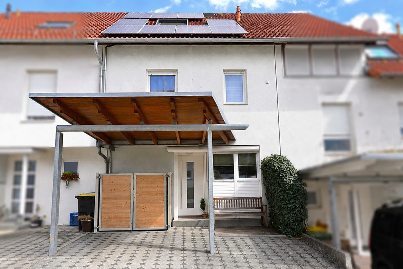 Hochwertig ausgebautes Reihenmittelhaus mit 6,5 Zimmer, PV-Anlage & vielen besonderen Details