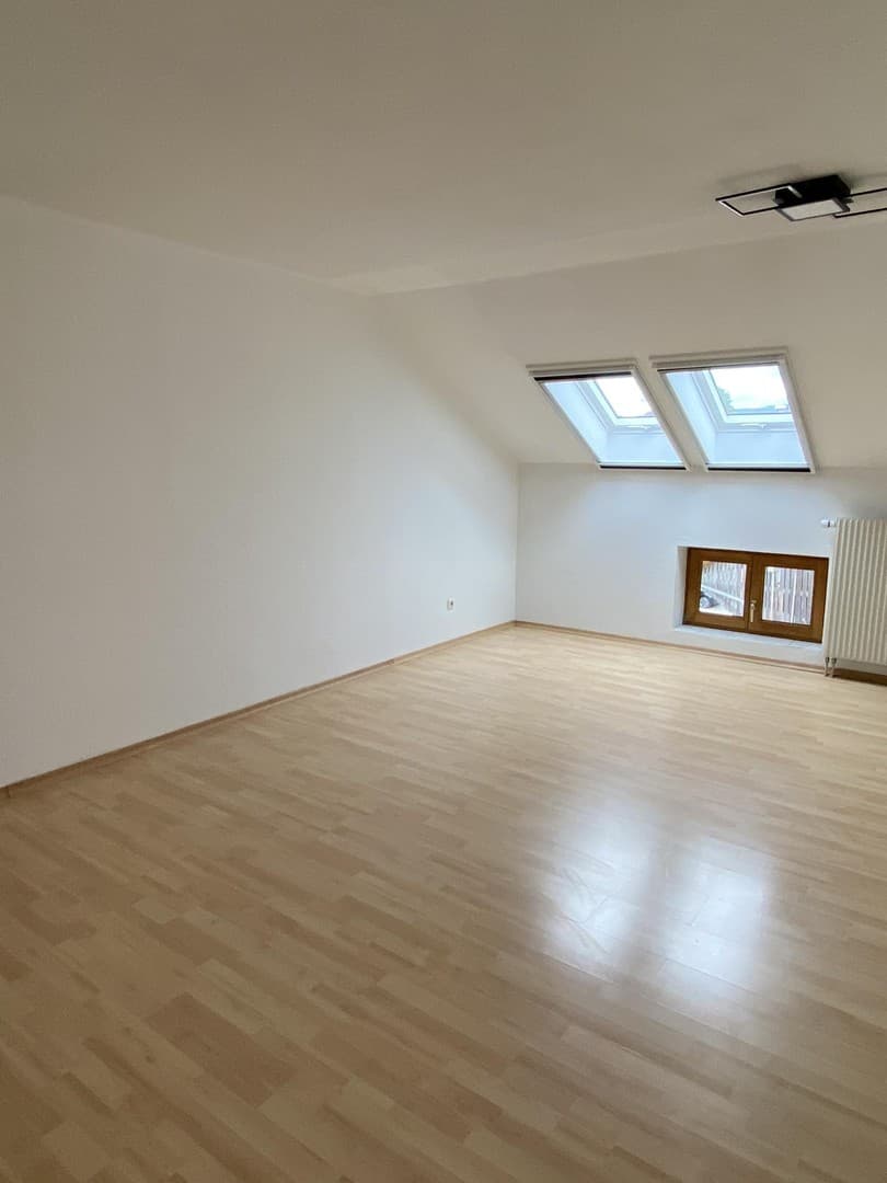 Helle 3,5-Zimmer Wohnung in Königsdorf-Osterhofen