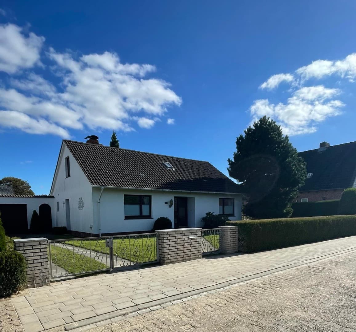 solides Einfamilienhaus an der Elbe