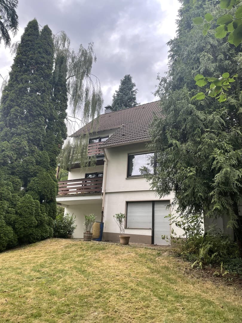 Freistehendes Einfamilienhaus in Leichlingen - 166 m², 740 m² Grundstück, Garage