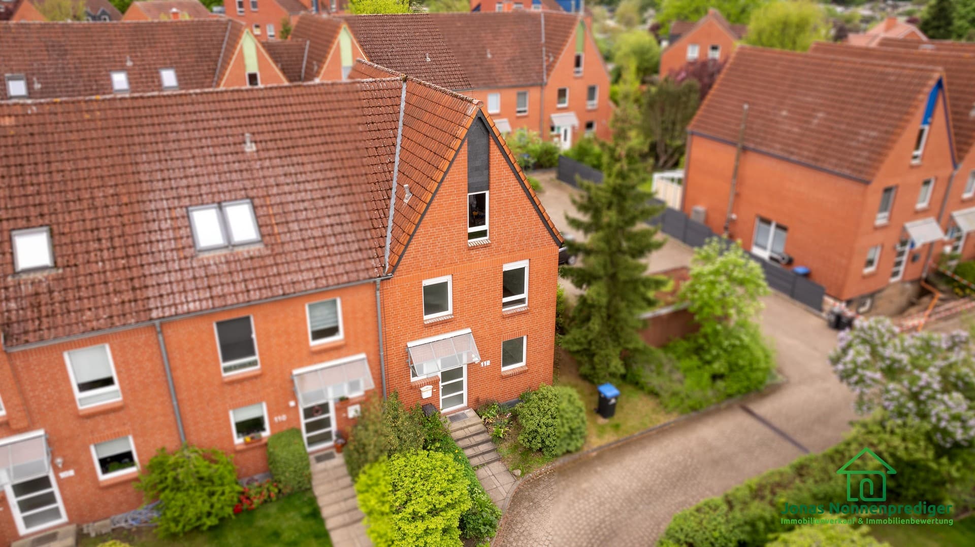 Reihenendhaus mit Garten u. Stellplatz - für den Käufer provisionsfrei