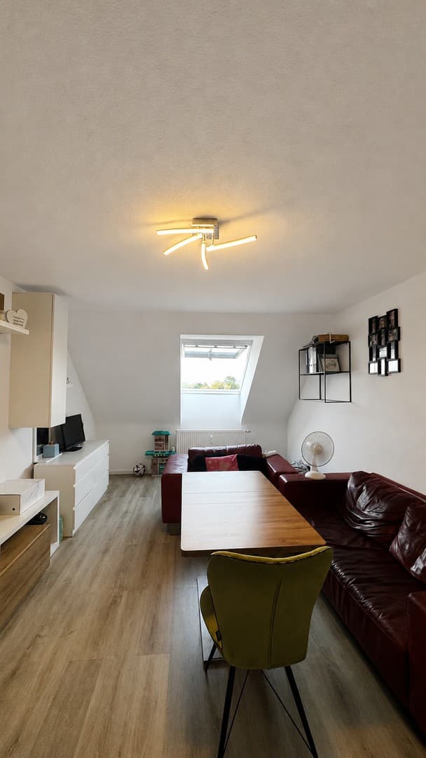 Helle 2-Zi-Whg 50qm zzgl. Garage, Einbauküche und weiterer Nutzfläche