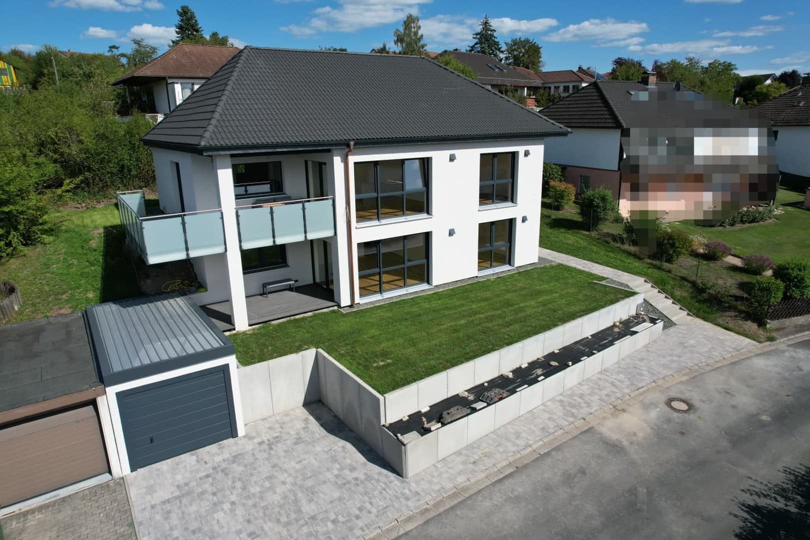 Hochwertiges Massivbau Einfamilienhaus / Zweiparteienhaus mit Weitblick