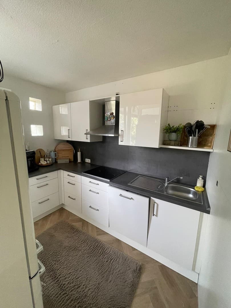 Renovierte 4 Zimmer Wohnung inkl. Balkon & Kellerabteil - ca 85qm