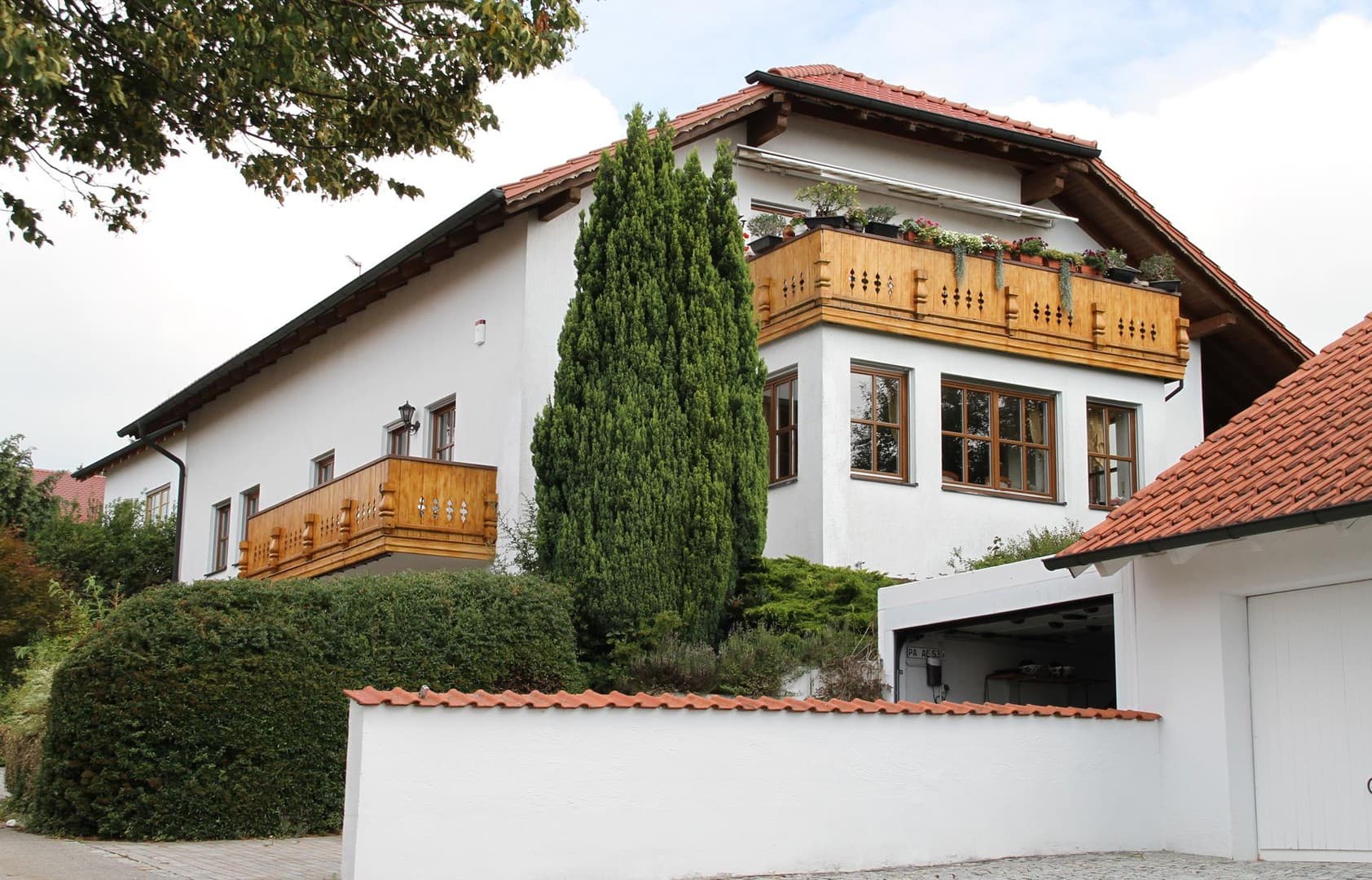 Traumwohnung m. Garten in bester Wohnlage Ende Sackgasse mit Blick in die Alpen mit PV Anlage