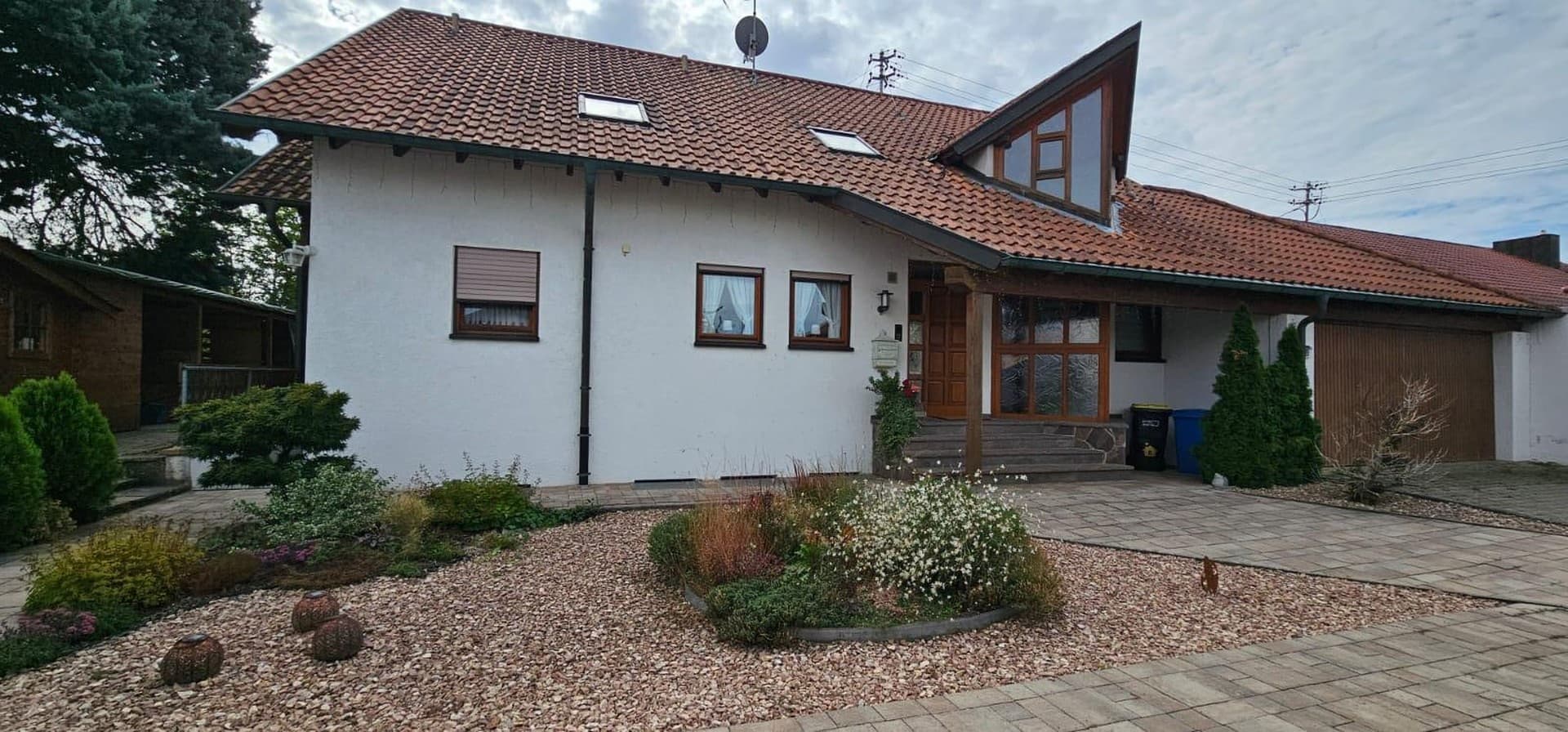 1 bis 2 Familienhaus + Einliegerwohnung