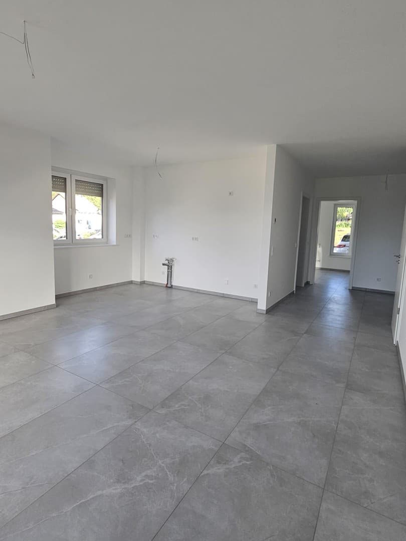 **Stilvoller Neubau-Charme! Helle, zentrale Erdgeschosswohnung!!**