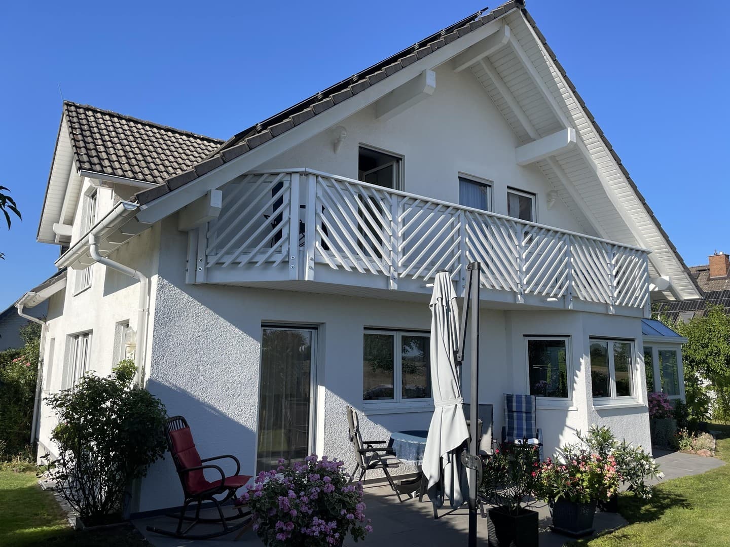 Innovatives Architektenhaus mit Weitblick; großzügiges Raumangebot; moderne Energieversorgung