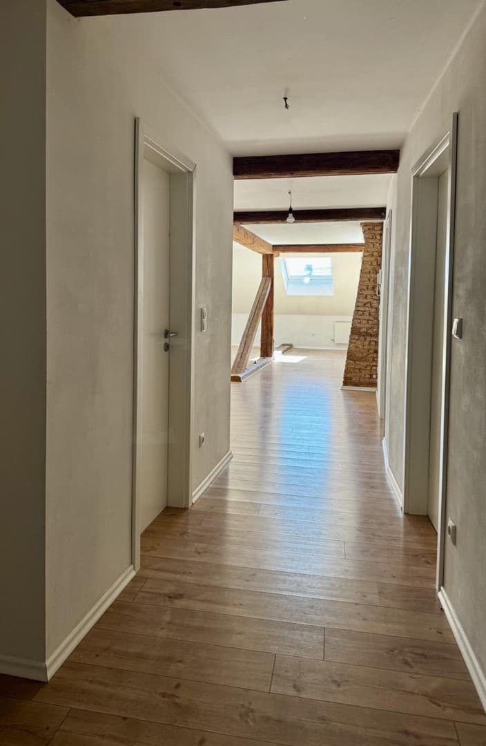 2,5-Zimmer-Dachgeschosswohnung mit ca. 100 m²