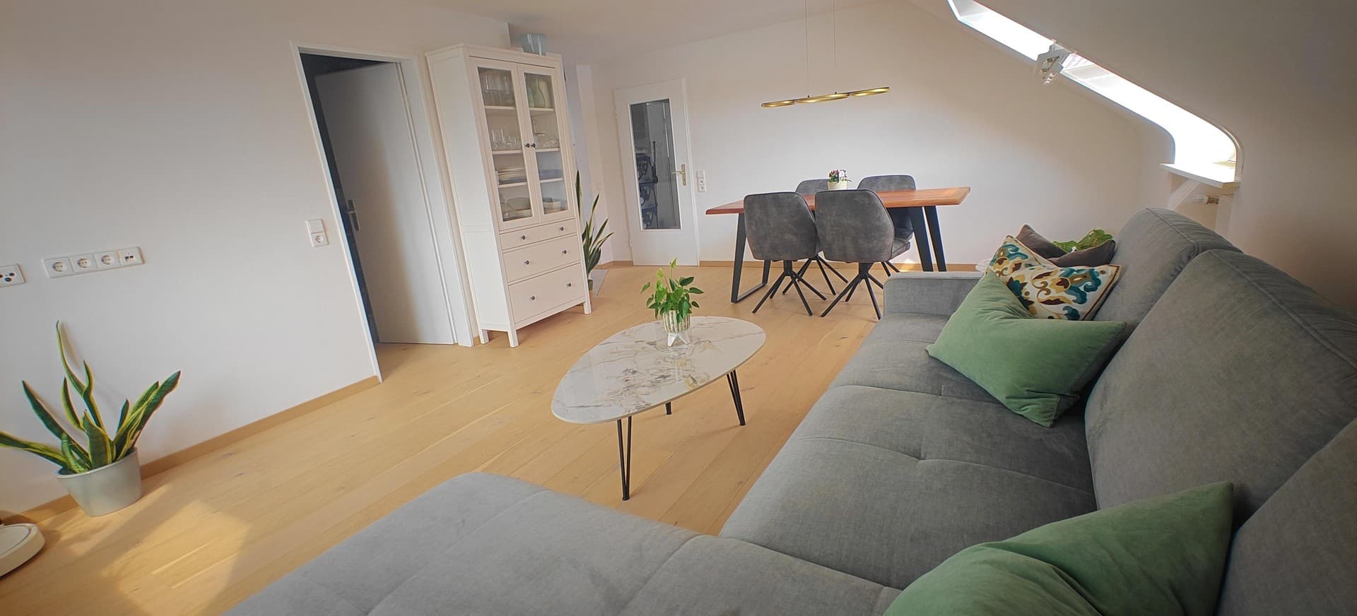 Provisionsfrei! Hochwertig sanierte 3 Zimmer Wohnung Bonlanden
