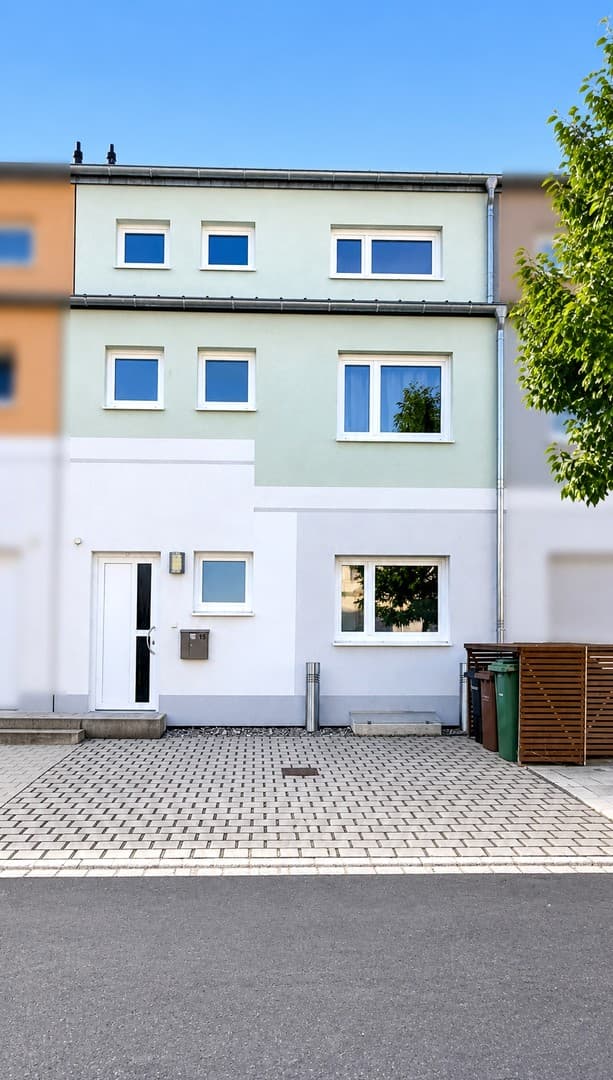 Provisionsfrei: Modernes RMH (Bj. 2019) mit 163 m², Südost-Garten, Studio & Dachterrasse