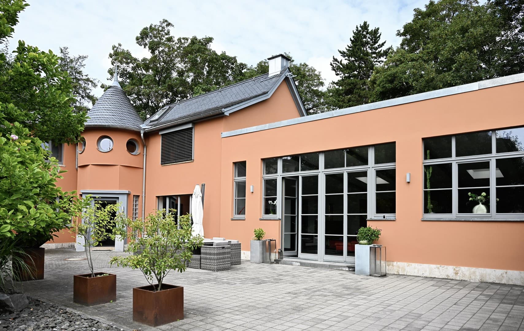 Villa mit modernem Anbau in 1A-Lage Weimar Südviertel – Goetheparknähe