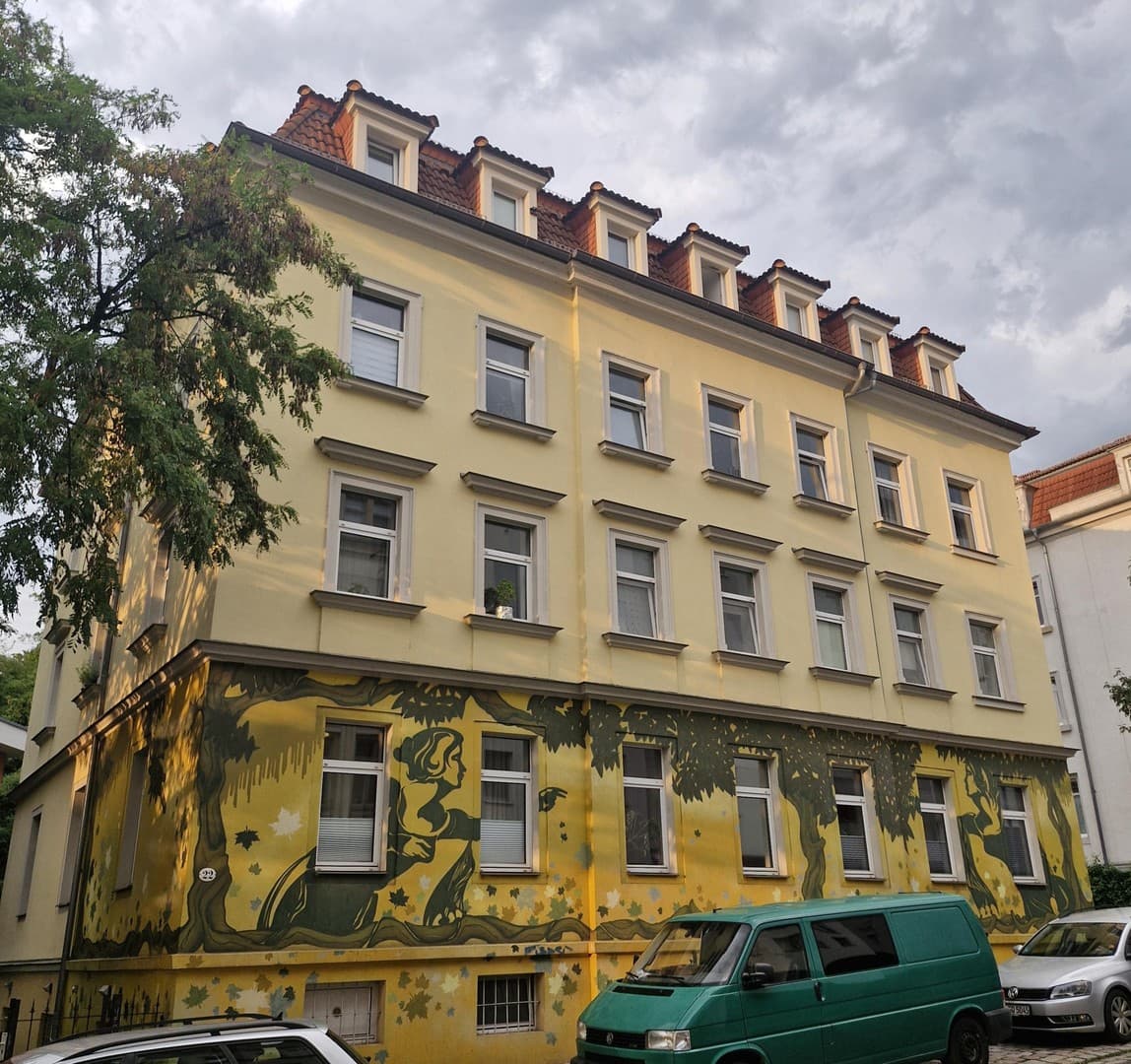 Bezugsfreie 2-Zimmer-Dachgeschosswohnung im Hechtviertel Dresden inkl Parkplatz