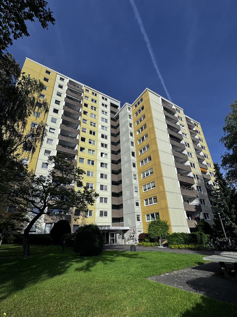 Moderne 3-Zimmer Wohnung mit Balkon im 10. OG in Köln-Eil (Porz)