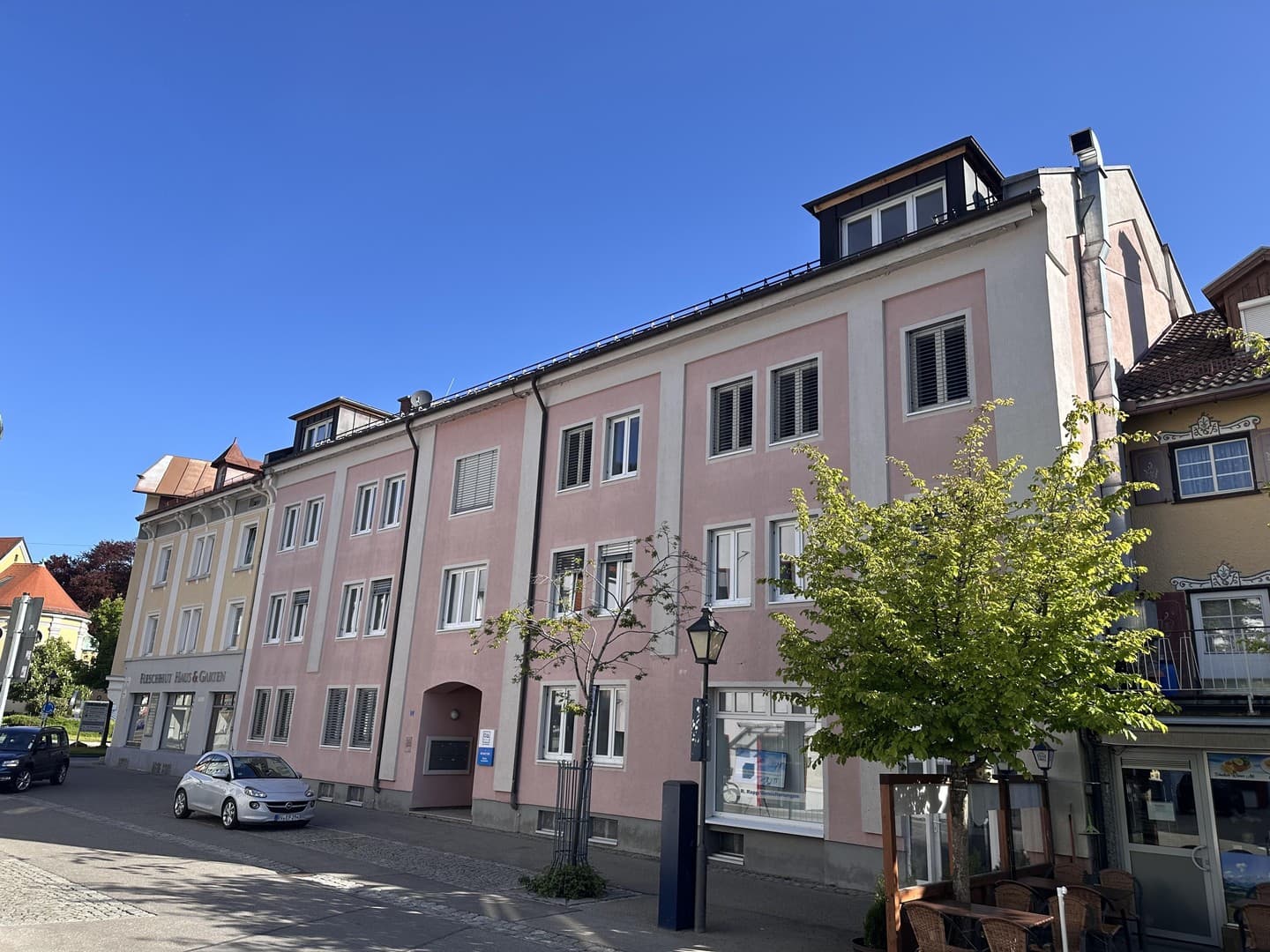 Provisionsfrei - Bürogebäude mit Wohnung - Umbau in Wohnungen möglich
