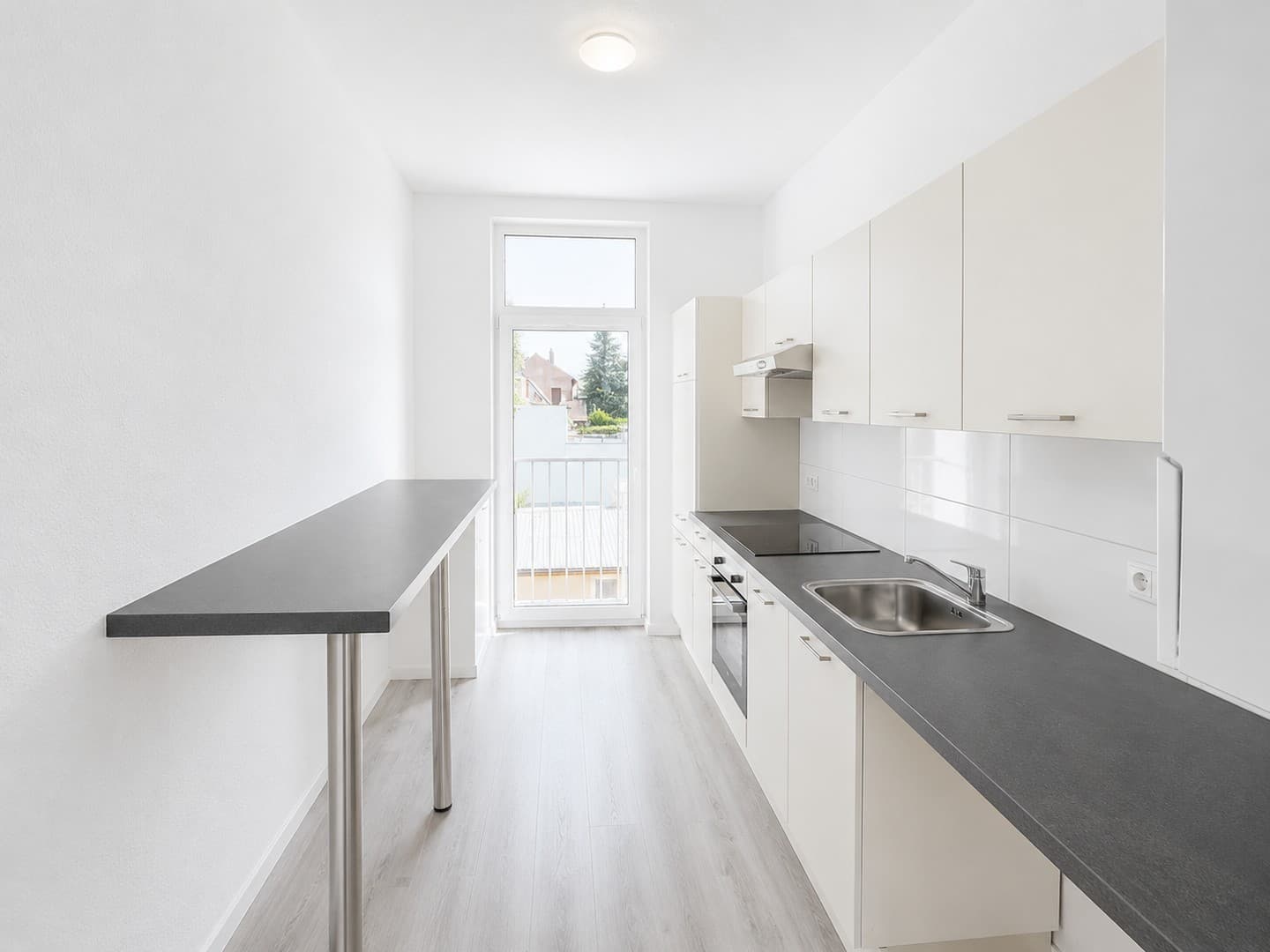 Großzügige 4-Zimmer-Wohnung mit Einbauküche in Wilhelmshaven