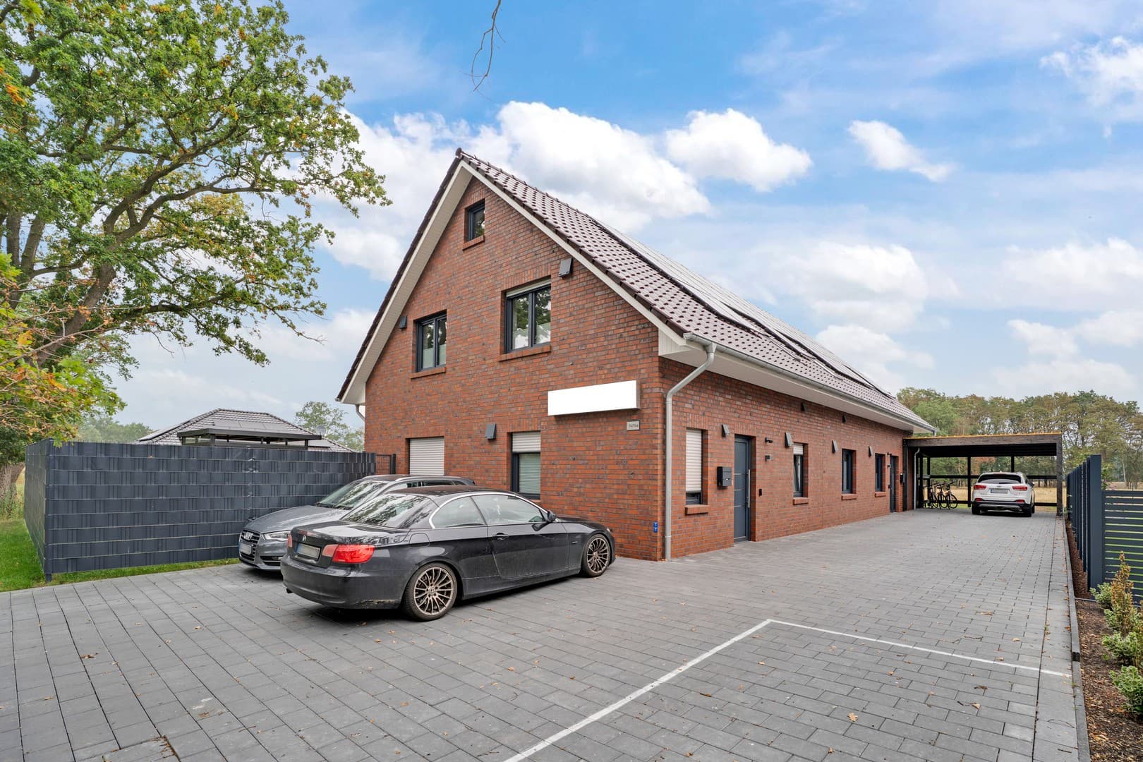 Großzügiger Neubau mit Einliegerwohnung, PV-Anlage und vielseitigem Nutzungskonzept in Meppen-Rühle