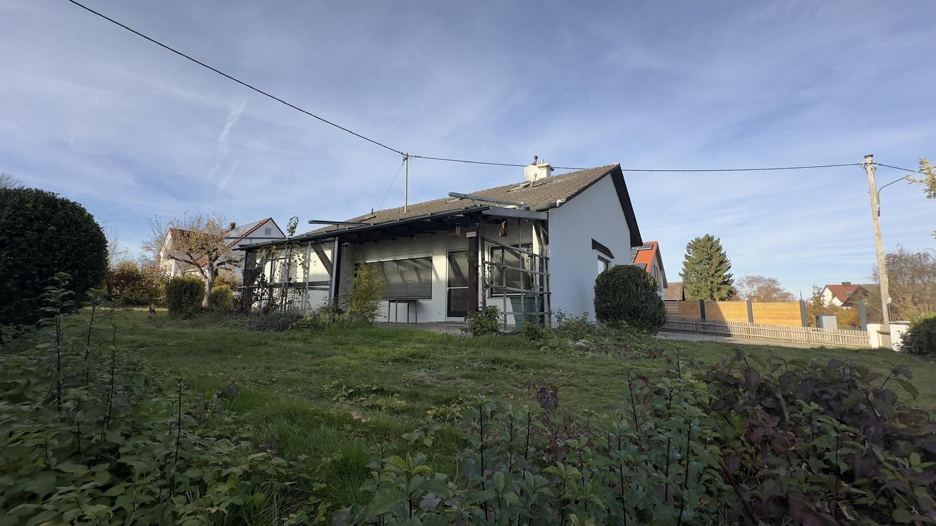 Großzügiges Einfamilienhaus mit traumhaftem Garten zu verkaufen