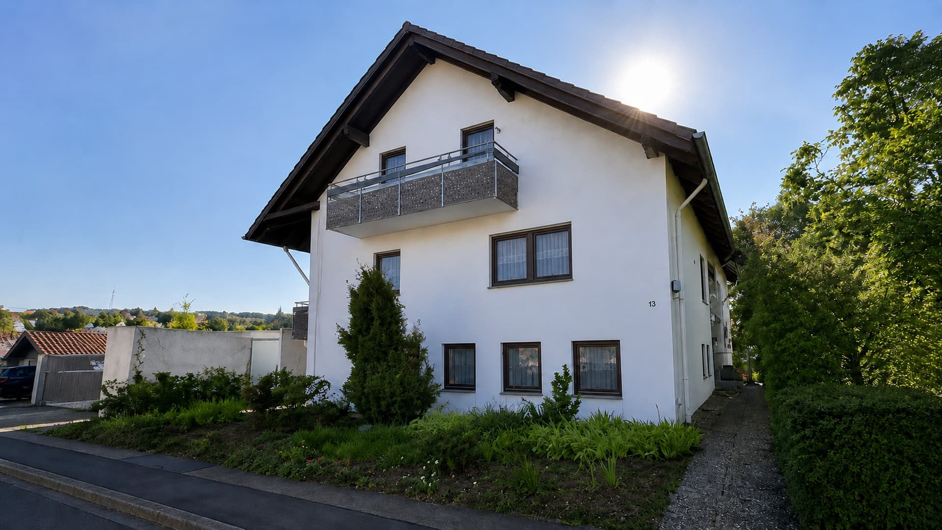 Wohnen mit Weitblick: Großzügige 5-Zimmer-Wohnung mit großem Balkon und Gartennutzung in Illingen