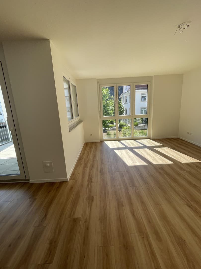 Wunderschöne 4 Zimmerwohnung mit Garten und Balkon