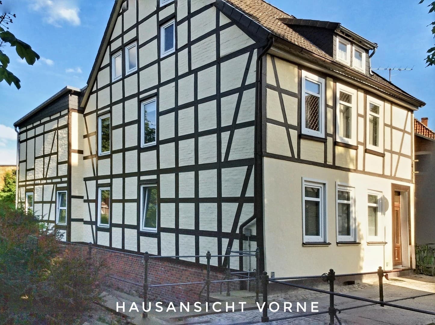 Fachwerkhaus mit Innenhof, Werkstatt und Garage – Altstadt Uelzen, provisionsfrei