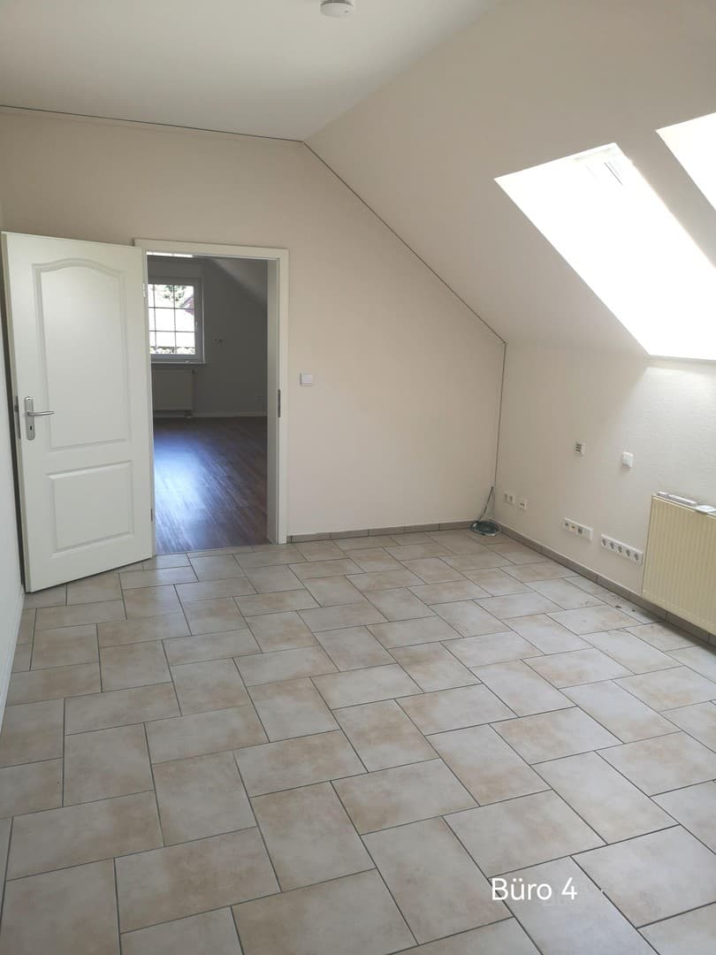 Helle Büroräume in ruhiger Lage von 13467 Berlin Hermsdorf