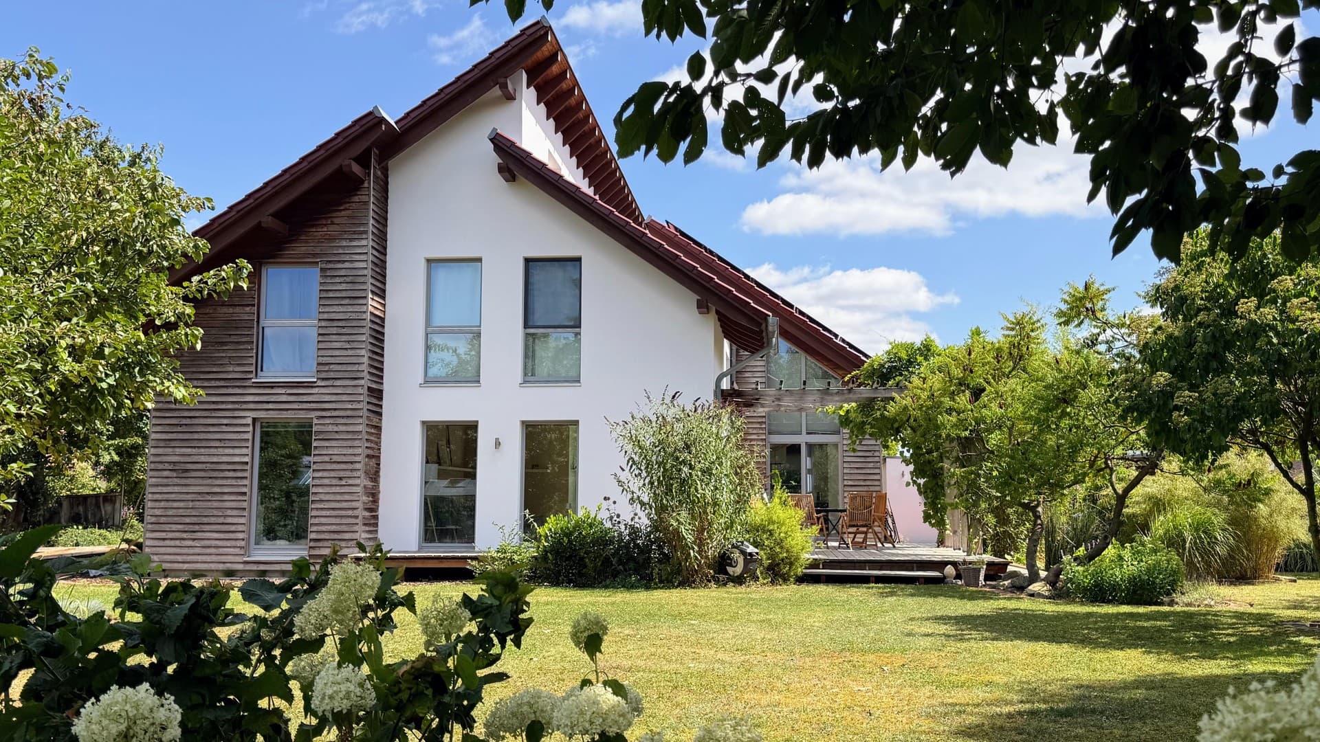 Lichtdurchflutetes Architektenhaus | 224 m² | 7 Zimmer | A+ | PV & Erdwärme | provisionsfrei