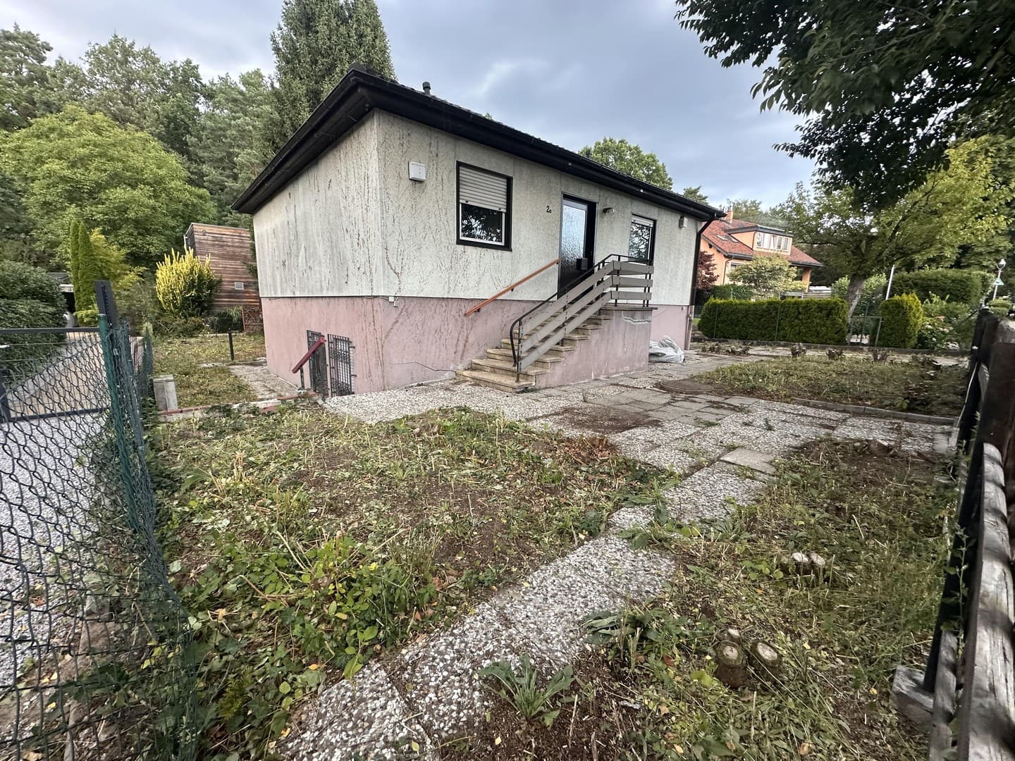 Hermsdorf: Freistehendes Einfamilienhaus auf 492 m² Grundstück mit Entwicklungspotenzial