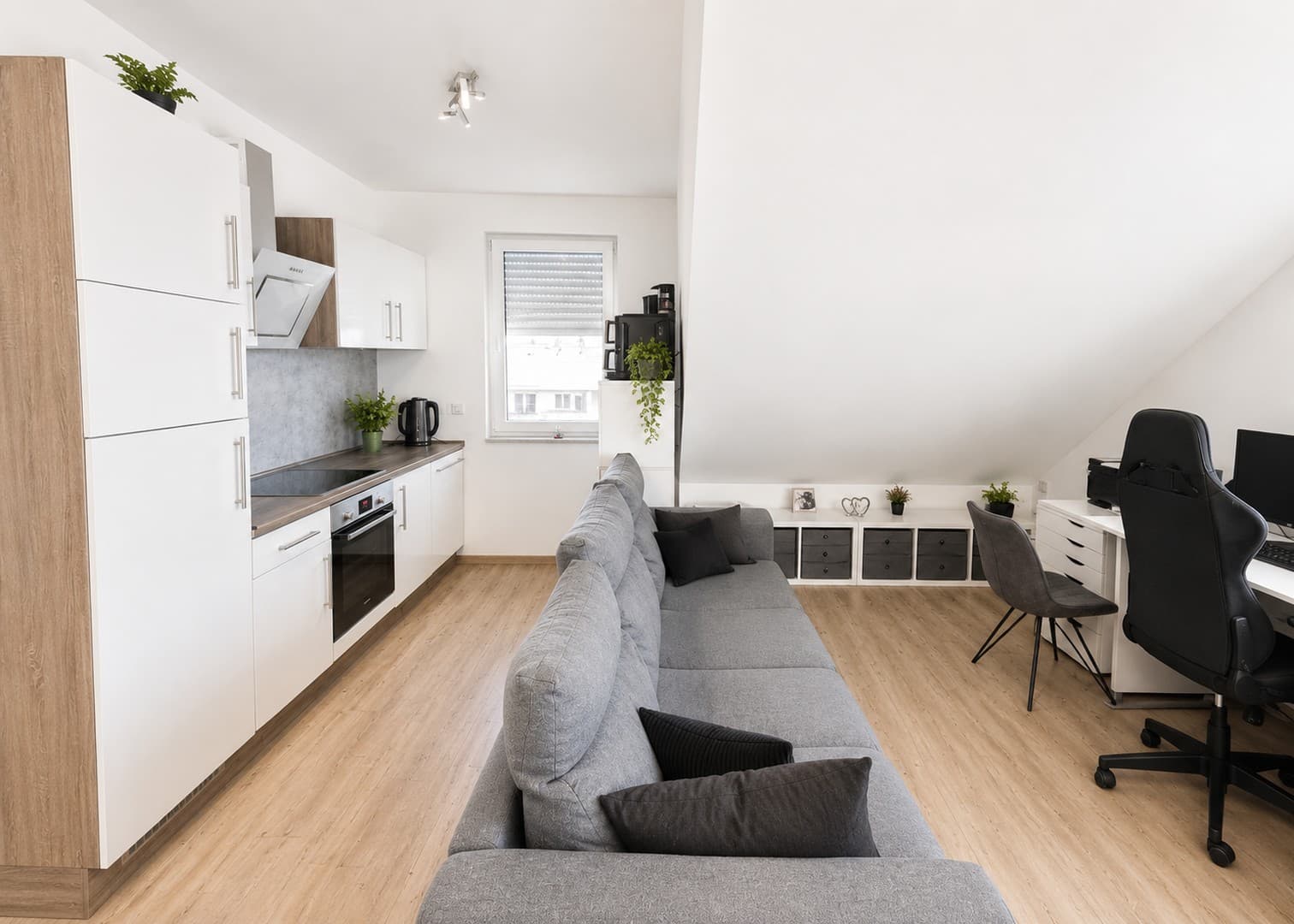 Moderne 2Zi-DG-Wohnung mit Südbalkon in zentraler Lage von Versmold