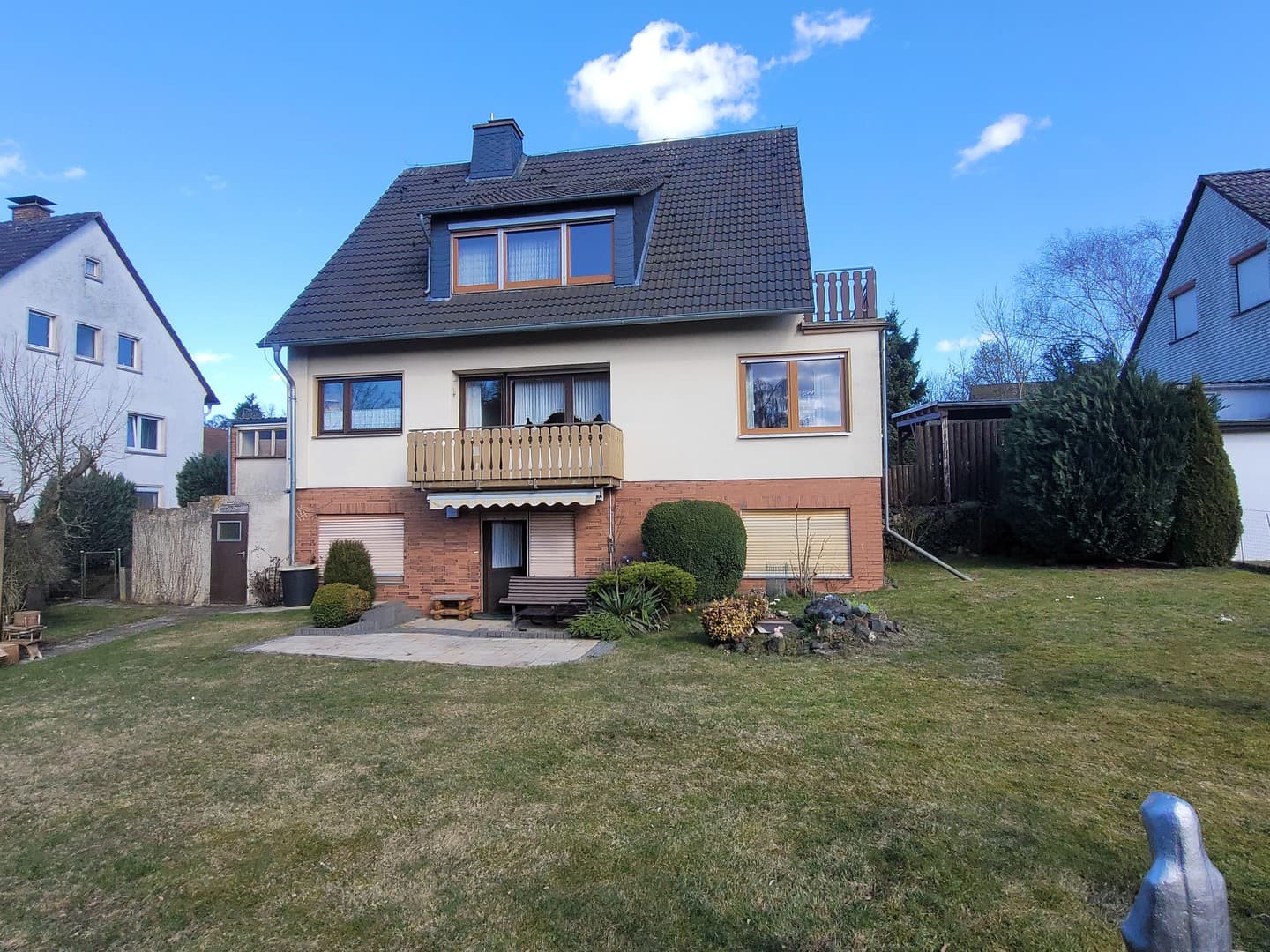 Sonniges Wohnglück in Top-Lage - Einfamilienhaus mit separater DG-Wohnung in Korbach (Stadt)