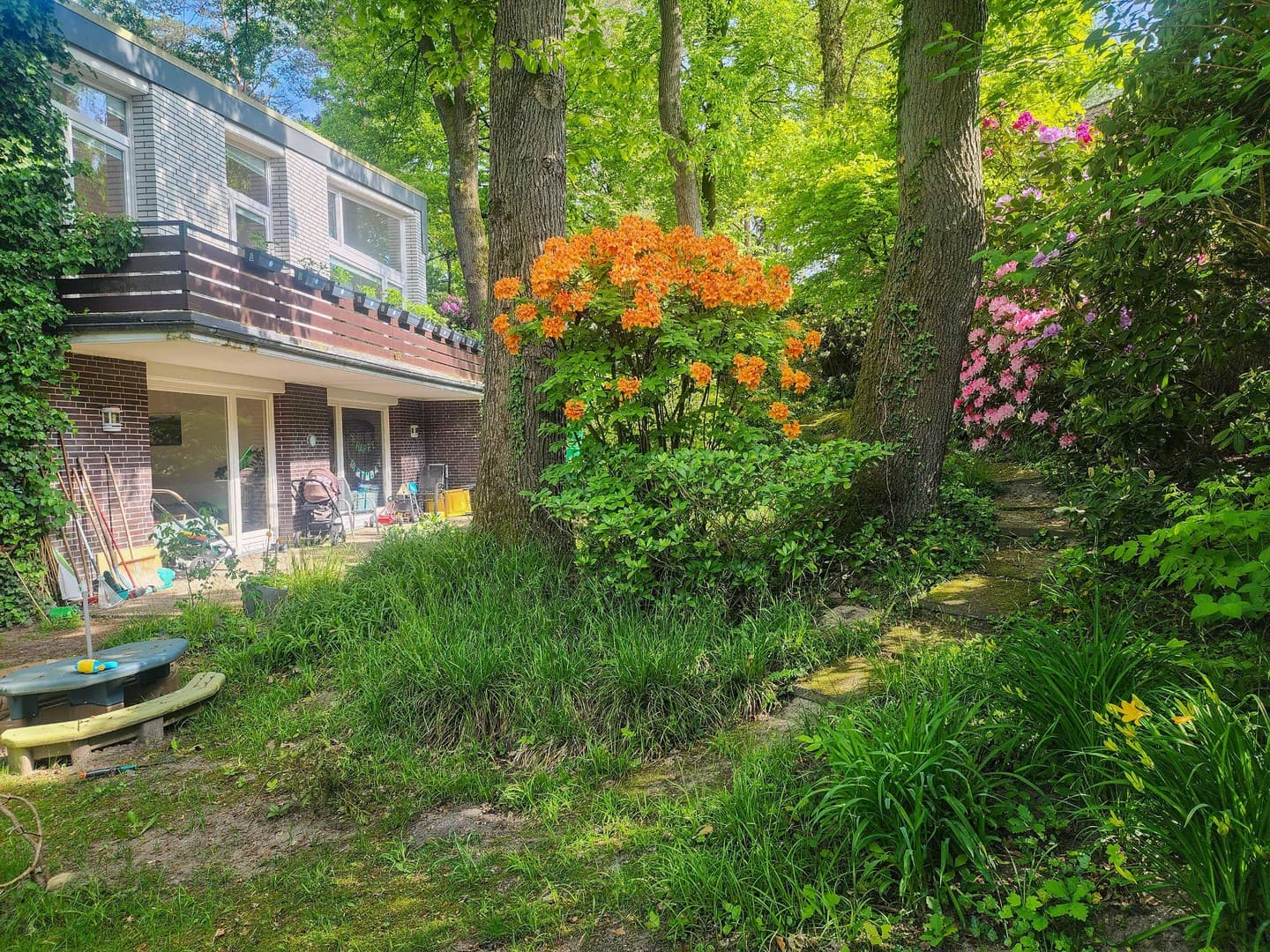 Großzügiges Einfamilienhaus in bester Lage mit tollem Garten