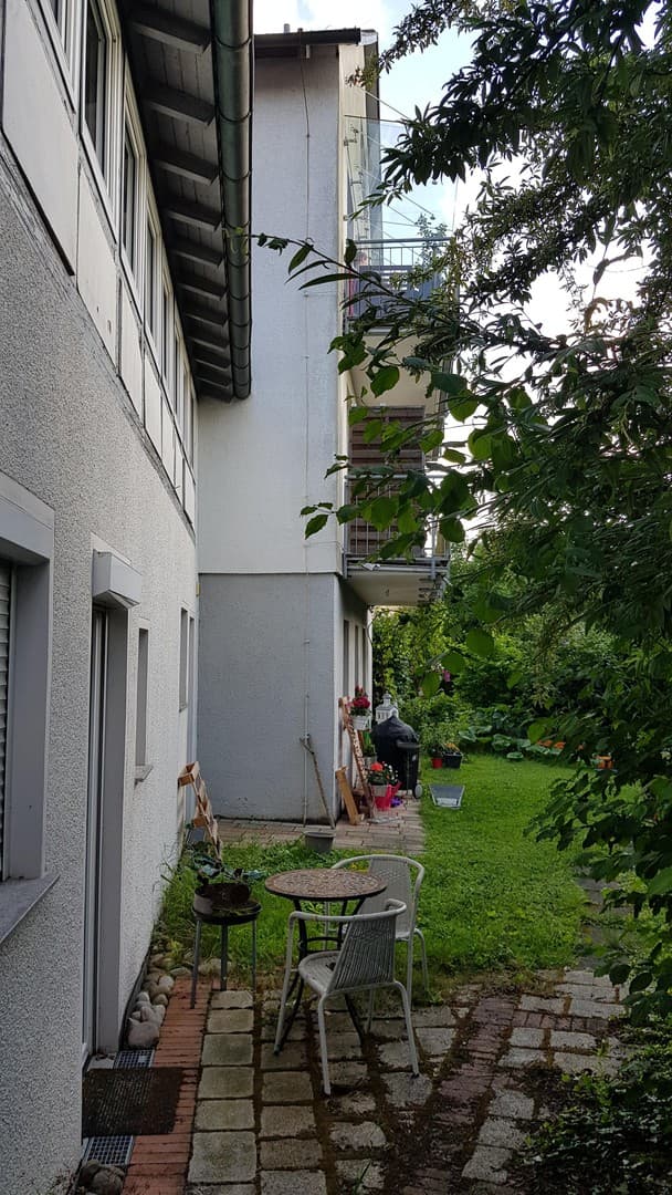 Großzügige 1-Zimmer-Wohnung mit separater Küche und Gartenmitbenutzung