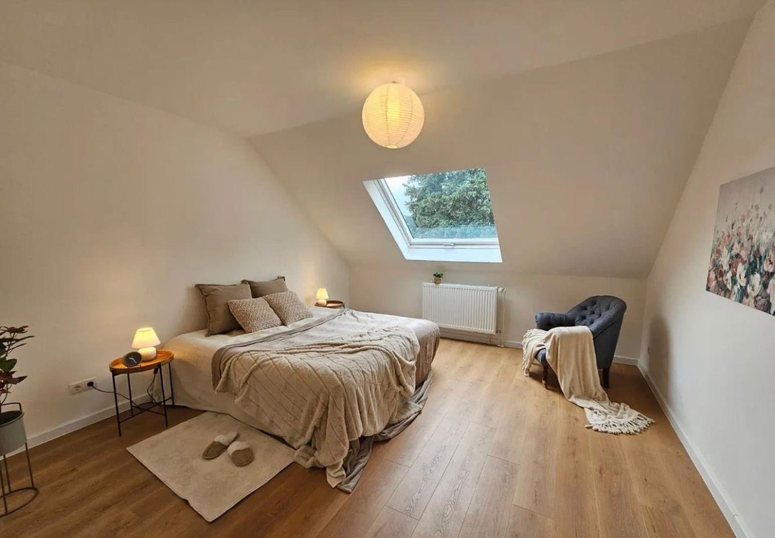 Frisch sanierte 2-Zimmer Dachgeschosswohnung in Bockum