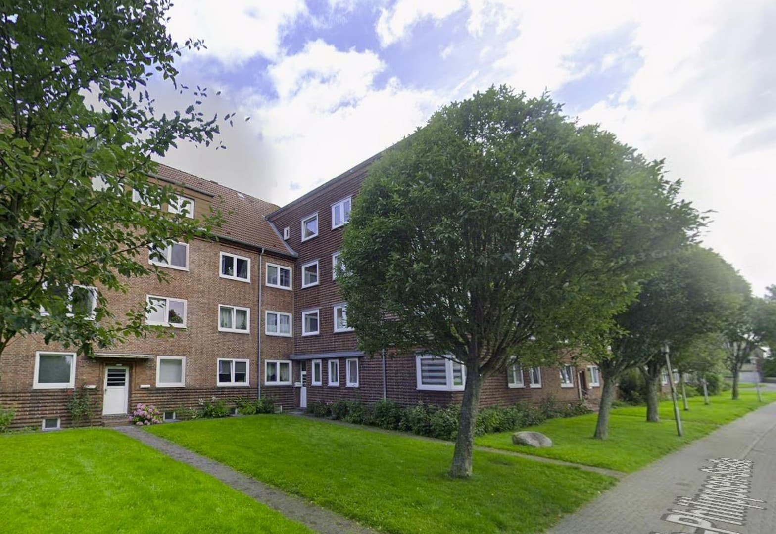 Sanierte 2Zi-Altbauwohnung in zentraler Lage inkl. Stellplatz | Meerblick