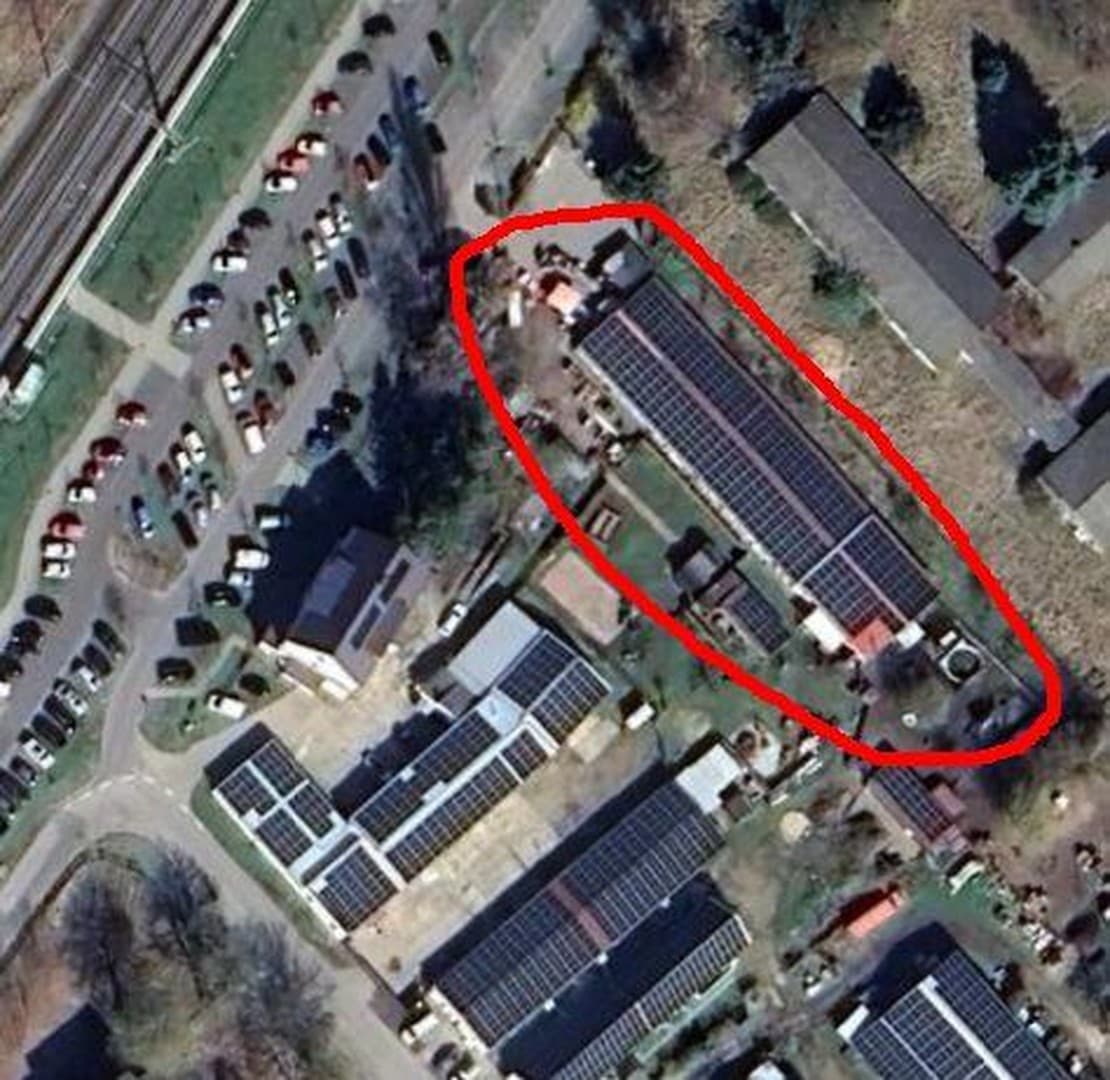 Büros, KI Fabrik/Rechenzentrum mit 600KwP Strom, Betriebswohnung, Gewerbefläche direkt am Bahnhof